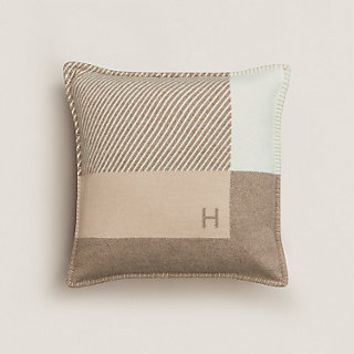 H Riviera pillow | Hermès Saudi Arabia